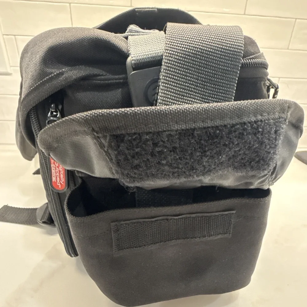 Tamrac System 6 DSLR Camera/Camcorder Bag - Attached Media Wallet Fast Shipping!